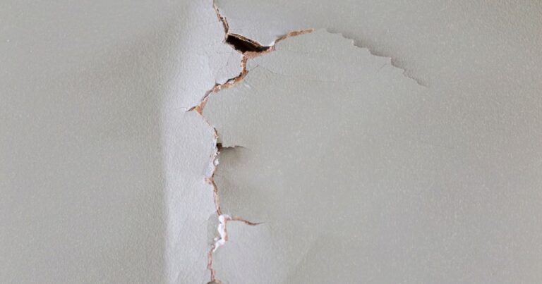 How To Repair Crack In Drywall: Say Goodbye To Unsightly Cracks