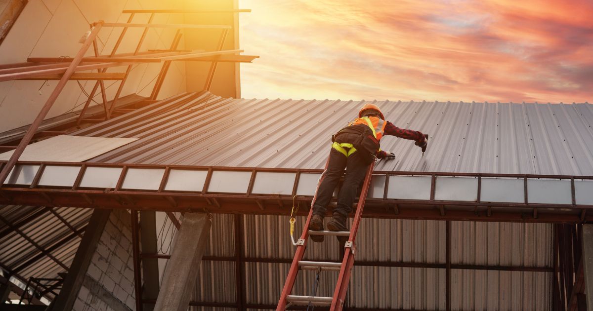 what is the best way to hire a roofing company